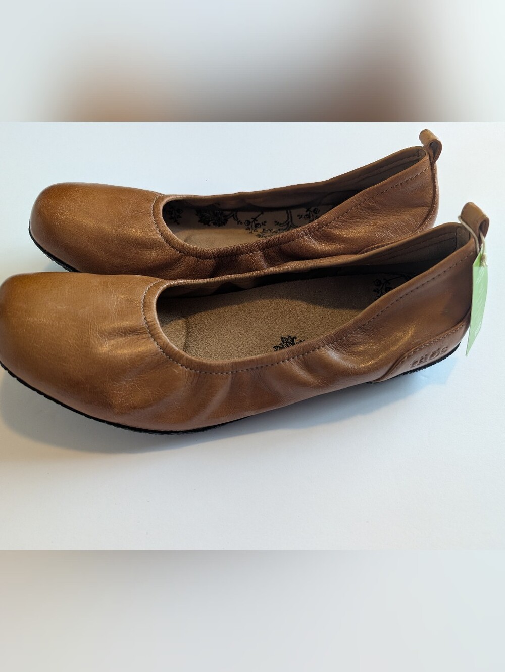 TAOS Women's Size 8.5 Chit-Chat Caramel Brown Leather Ballet Flat Comfort - Picture 2 of 14
